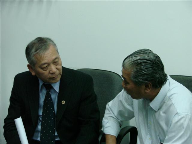 Xie Chunguang e Vereador Ituo Sato durante a visita da comitiva chinesa